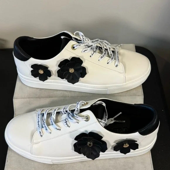 Karl Lagerfeld Women's Paris Crete Flower Sneaker, size 11, NWOT - Picture 3 of 13